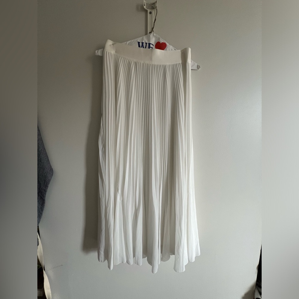 LIKE NEW! Wilfred Flowy Skirt by Aritzia